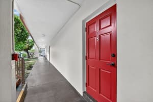 200 Waterway Drive, Lantana, FL 33462 - MLS#R11126815