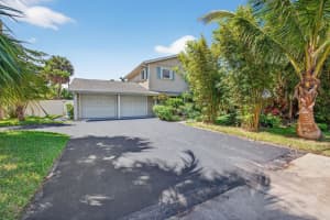 2025 Jimmy Buffett Mem Highway Fort Pierce, FL 34949 - Off Market