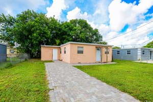 2511 Avenue L, Fort Pierce, FL 34947 - MLS#R11126869
