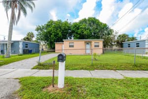 2511 Avenue L, Fort Pierce, FL 34947 Sold 10/30/25