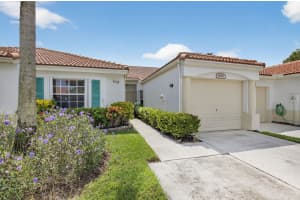 6108 Floral Lakes Drive, Delray Beach, FL 33484 - MLS#R11126933