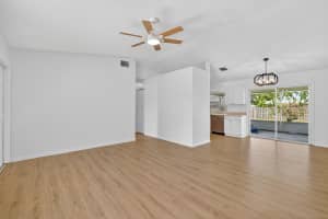 561 SE Karrigan Terrace, Port Saint Lucie, FL 34983 - MLS#R11126965