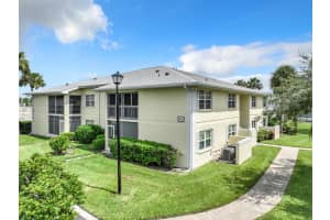 939 Sonesta Ave Avenue NE 204, Palm Bay, FL 32905 - MLS#R11127022