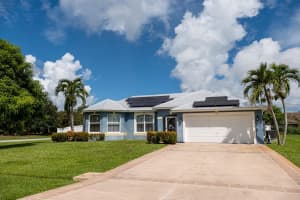 2443 SE Tracy Avenue, Port Saint Lucie, FL 34952 - MLS#R11127029