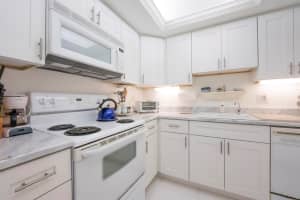 336 Golfview Road 203, North Palm Beach, FL 33408 - MLS#R11127034
