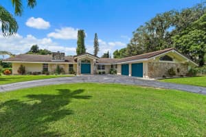 437 N Country Club Drive, Atlantis, FL 33462 - MLS#R11127042