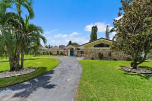 437 N Country Club Drive, Atlantis, FL 33462 Sold 11/13/25