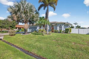 1113 SE Petunia Avenue, Port Saint Lucie, FL 34952 - MLS#R11127044