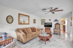 2100 NE 38th Street 111, Lighthouse Point, FL 33064 - MLS#R11127066