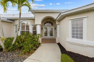 4422 SW Masefield Street, Port Saint Lucie, FL 34953 - MLS#R11127087