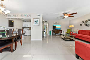 113 Wellington D, West Palm Beach, FL 33417 - MLS#R11127108