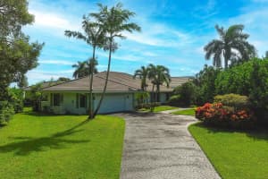 8 Woodbrook Circle, West Palm Beach, FL 33401 - MLS#R11127154