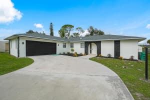 417 SE Tranquilla Avenue, Port Saint Lucie, FL 34983 - MLS#R11127201