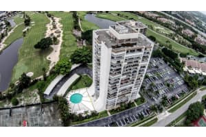 2425 Presidential Way 1703, West Palm Beach