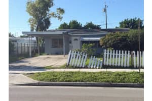 1005 12th Avenue N, Lake Worth Beach, FL 33460 - MLS#R11127246