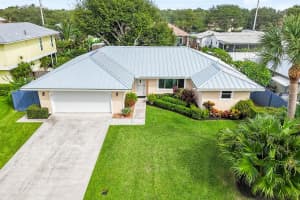 8121 SE Helen Terrace, Hobe Sound, FL 33455 - MLS#R11127302