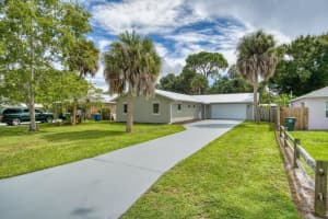 1007 Gatewood Avenue, Fort Pierce, FL 34982 - MLS#R11127305