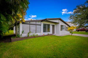 2904 SE Bamboo Street, Stuart, FL 34997 - MLS#R11127315