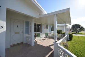 2095 SW 13th Terrace, Boynton Beach, FL 33426 - MLS#R11127413