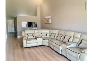 1402 Pinecrest Circle B, Jupiter