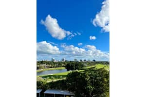 2425 Presidential Way, West Palm Beach, FL 33401 - MLS#R11127461