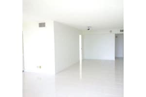 2425 Presidential Way, West Palm Beach, FL 33401 - MLS#R11127463