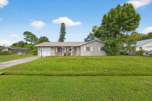 607 SE Forgal Street SE, Port Saint Lucie, FL 34983 - MLS#R11127468