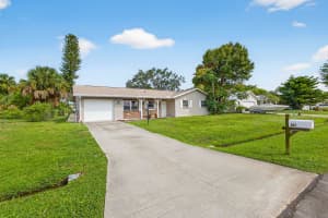 607 SE Forgal Street SE, Port Saint Lucie, FL 34983 - MLS#R11127468