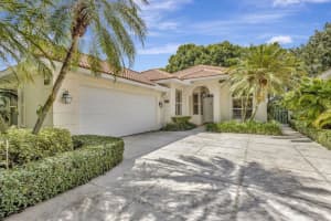 229 E Tall Oaks Circle, Palm Beach Gardens, FL 33410 - MLS#R11127472