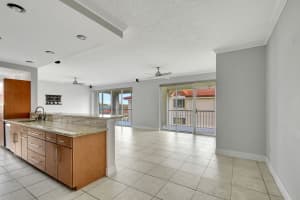 107 Half Moon Circle A3, Hypoluxo, FL 33462 - MLS#R11127487