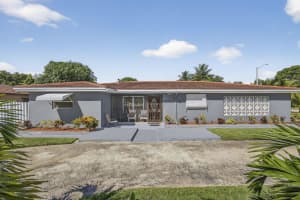 118 2nd Street, Lake Park, FL 33403 - MLS#R11127494