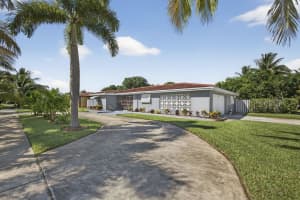118 2nd Street, Lake Park, FL 33403 - MLS#R11127494