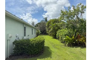 1203 Scarlet Oak Circle, Vero Beach, FL 32966 - MLS#R11127500