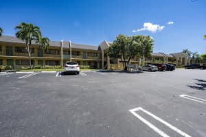 1809 Meadows Circle W, Boynton Beach