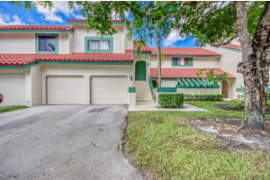24 Lexington Lane W B, Palm Beach Gardens