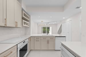 946 Kokomo Key Lane, Delray Beach, FL 33483 - MLS#R11127515