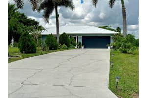 200 SW Ridgecrest Drive, Port Saint Lucie, FL 34953 - MLS#R11127562