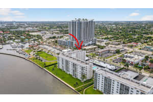 301 Lake Shore Drive 711, Lake Park, FL 33403 - MLS#R11127567