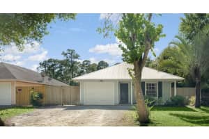 1021 19th Avenue SW, Vero Beach, FL 32962 - MLS#R11127650
