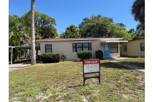 1010 Mayflower Road, Fort Pierce, FL 34950 - MLS#R11127687