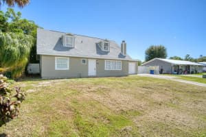 5431 SE Grafton Avenue, Stuart, FL 34997 - MLS#R11127774