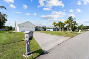 545 SE Cliff Road, Port Saint Lucie, FL 34984 - MLS#R11127842