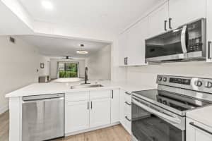 2935 SW 22nd Avenue 1060, Delray Beach, FL 33445 - MLS#R11127848