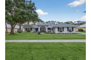 8025 SW Yachtsmans Drive, Stuart, FL 34997 - MLS#R11127900