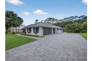 8025 SW Yachtsmans Drive, Stuart, FL 34997 - MLS#R11127900