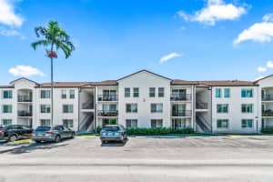 320 Villa Circle, Boynton Beach, FL 33435 - MLS#R11127933