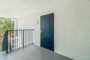 320 Villa Circle, Boynton Beach, FL 33435 Sold 01/28/26