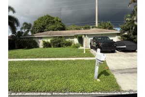 203 Canterbury Drive W, Riviera Beach, Fl 33407, West Palm Beach