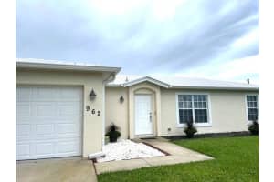 962 SW Haleyberry Avenue N, Port St Lucie, FL 34953 - MLS#R11127952