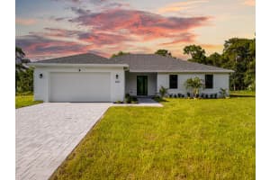 1142 SW Abbey Avenue, Port St Lucie, FL 34953 - MLS#R11127954